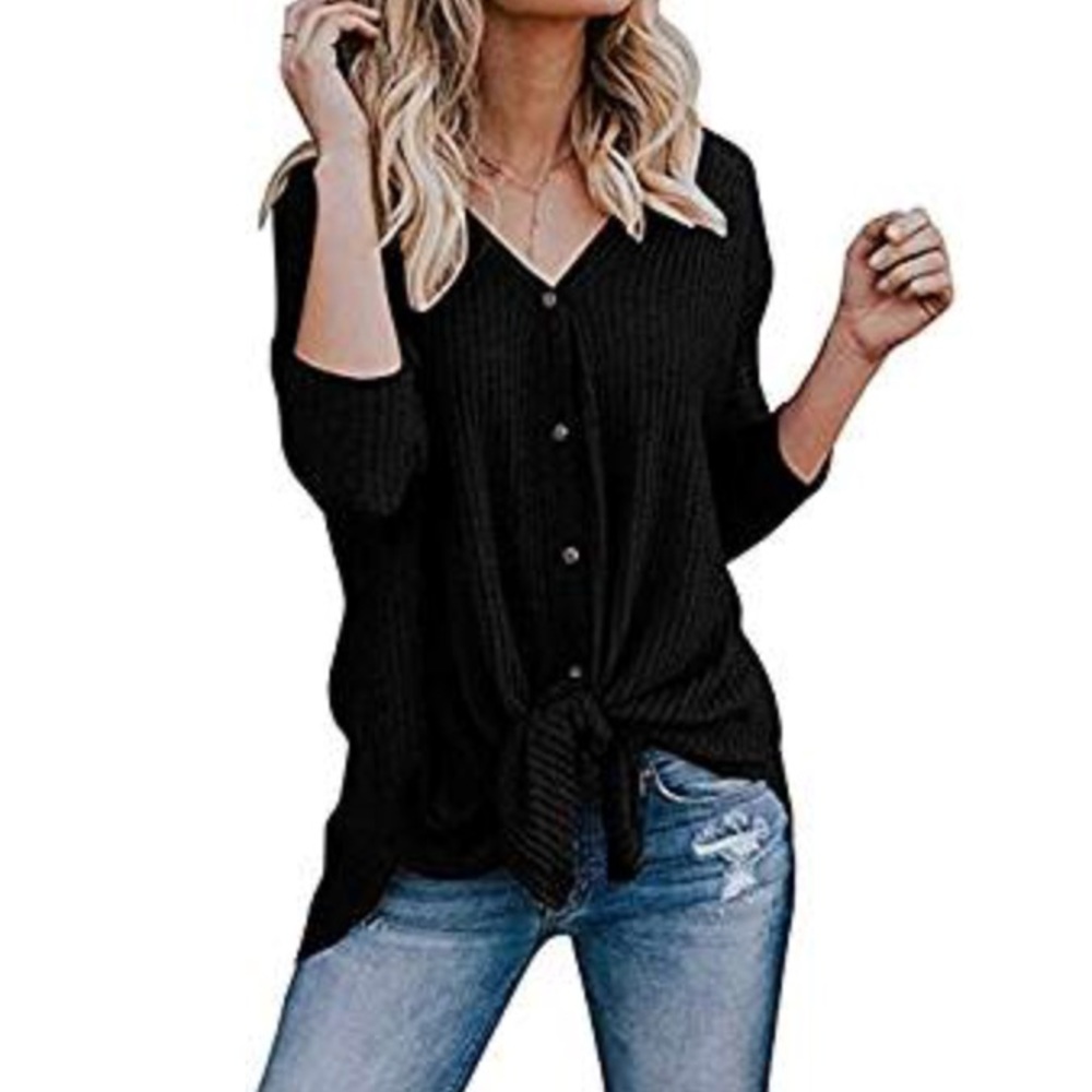 🌟HP🌟🖤Womens Tie Knot Button Top in Black⚫️